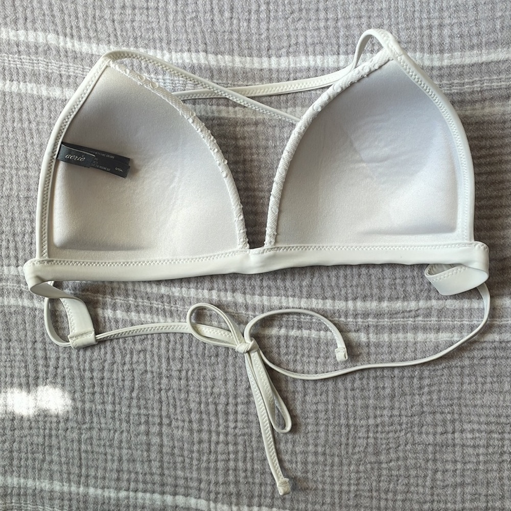 Aerie Bikini Tops in SMALL & an Aerie Bikini Bottom in MEDIUM - Picture 4 of 15